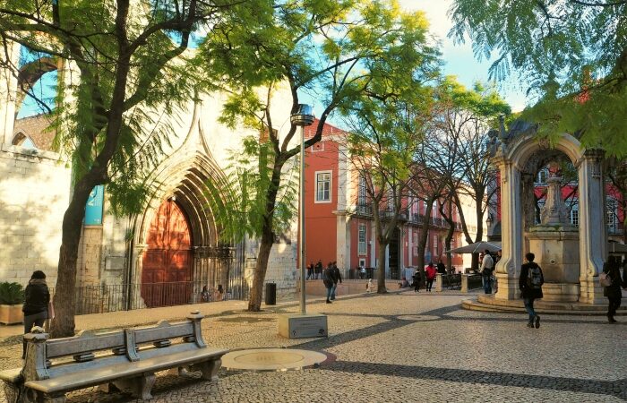 largo-do-carmo-pessoa-lisbon