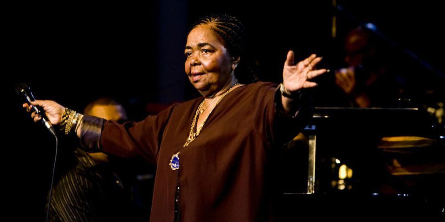 cesaria-evora-cabo-verde-singer (1)